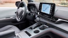 Camioneta bien equipada, con capacidad para varios pasajeros que es cómoda para viajar