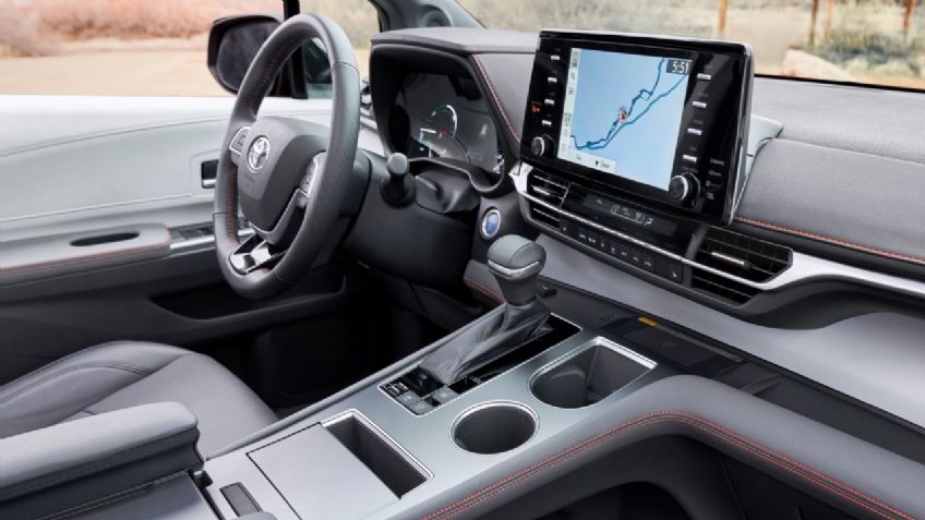 Camioneta bien equipada, con capacidad para varios pasajeros que es cómoda para viajar