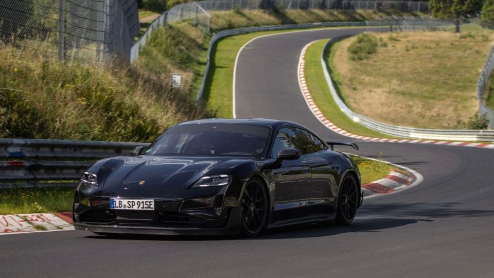 El Porsche Taycan hizo pruebas en el Nürburgring