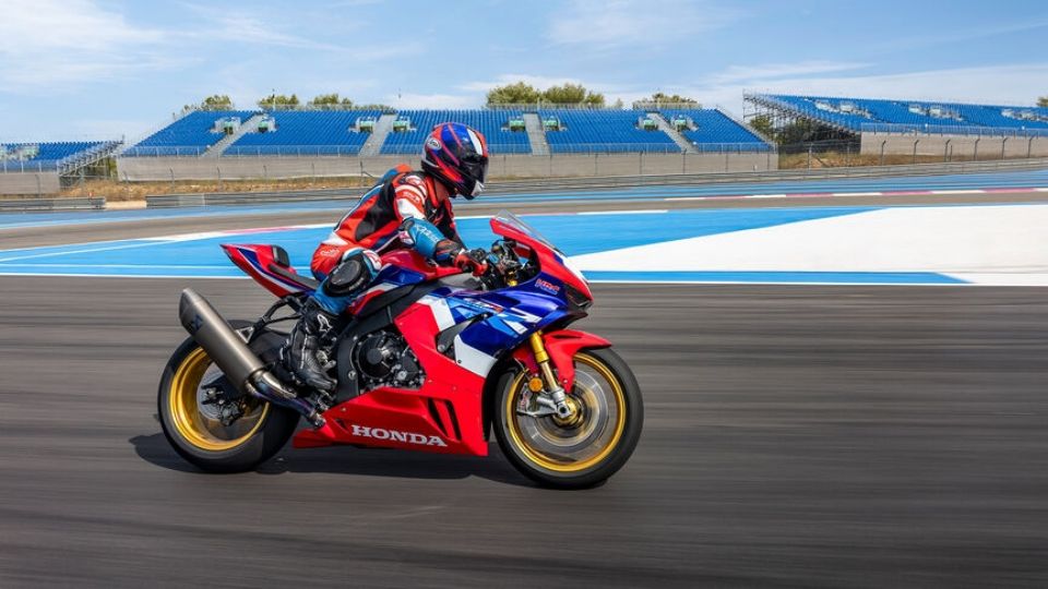 Se trata de la Honda CBR1000RR.