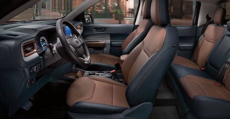 Motor e interior de la Ford Maverick 2024