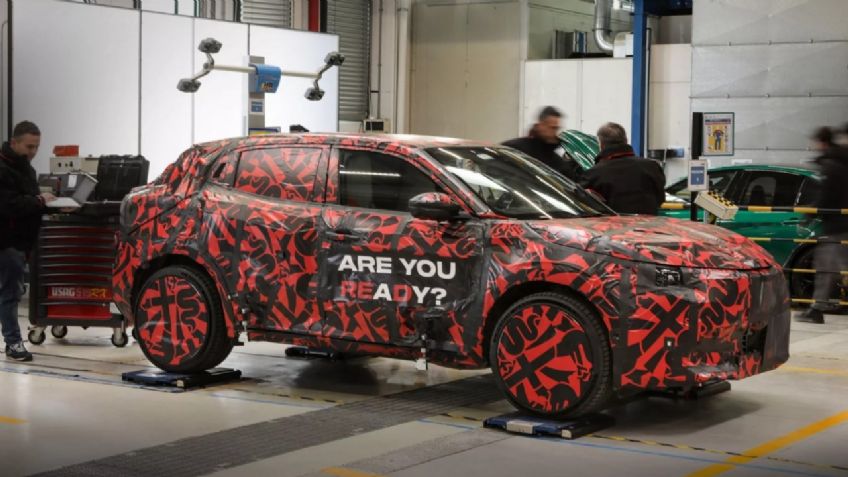 Alfa Romeo da un adelanto de su siguiente SUV eléctrica deportiva