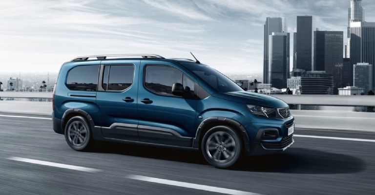 Camioneta familiar 2024