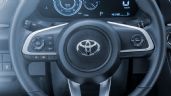 ¿Cuál es el sedán 0 km más barato de Toyota este 2024 y cuál es su consumo de gasolina?