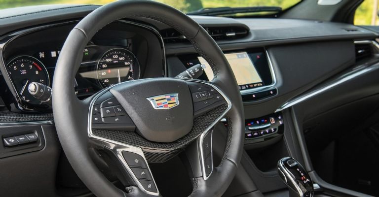 Motor e interior de la Cadilac XT5 2024