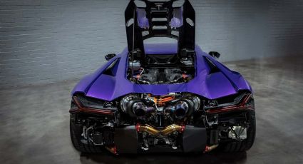 Viral: este Lamborghini Revuelto tiene un motor twin turbo