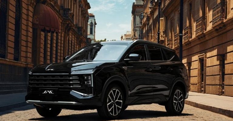 JAC J8 precios en México