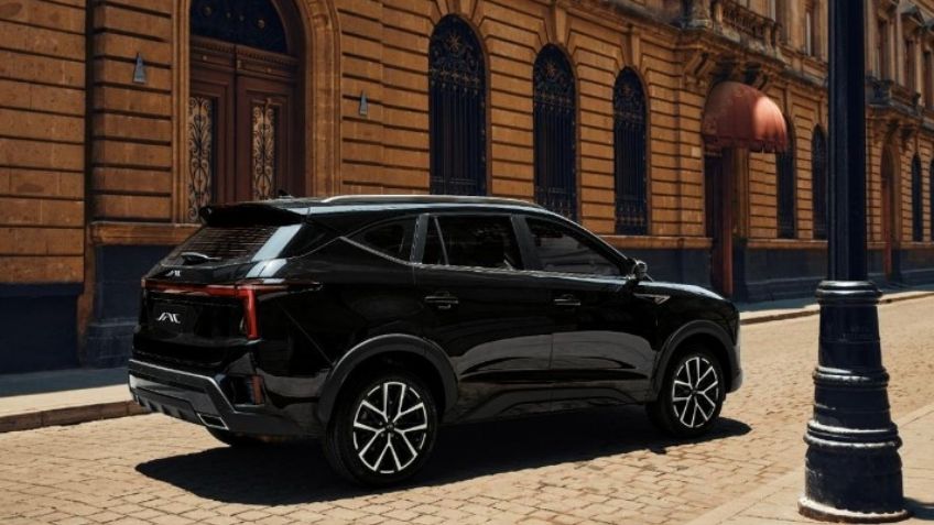 JAC 8 2025 llega a México con 3 filas de asientos y J7 estrena actualizaciones