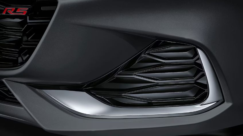 Sedán bien equipado y potente que puedes comprar por menos de 370,000 pesos