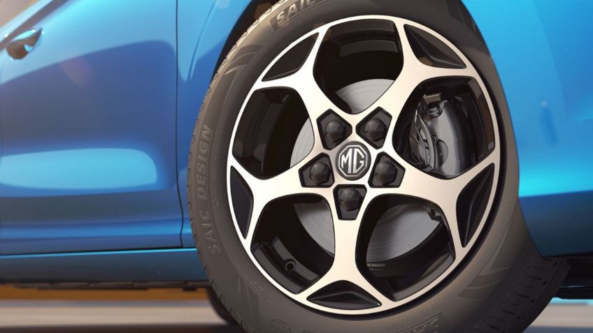 Es híbrido, hatchback, y único en su categoría, tiene un precio competitivo