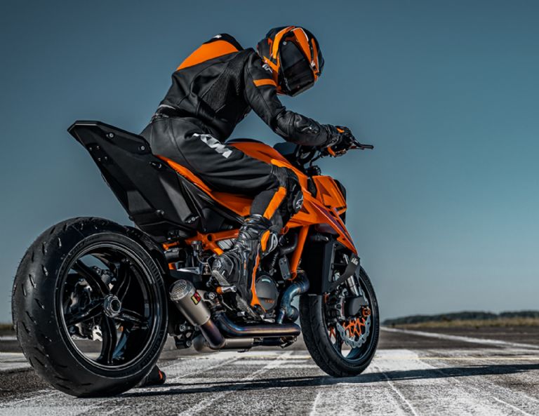 Qué velocidad alcanza la KTM 1390 Super Duke R Evo 2024