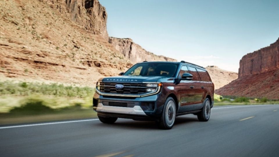 La Ford Expedition 2025 es una camioneta ideal para viajar con toda la familia.