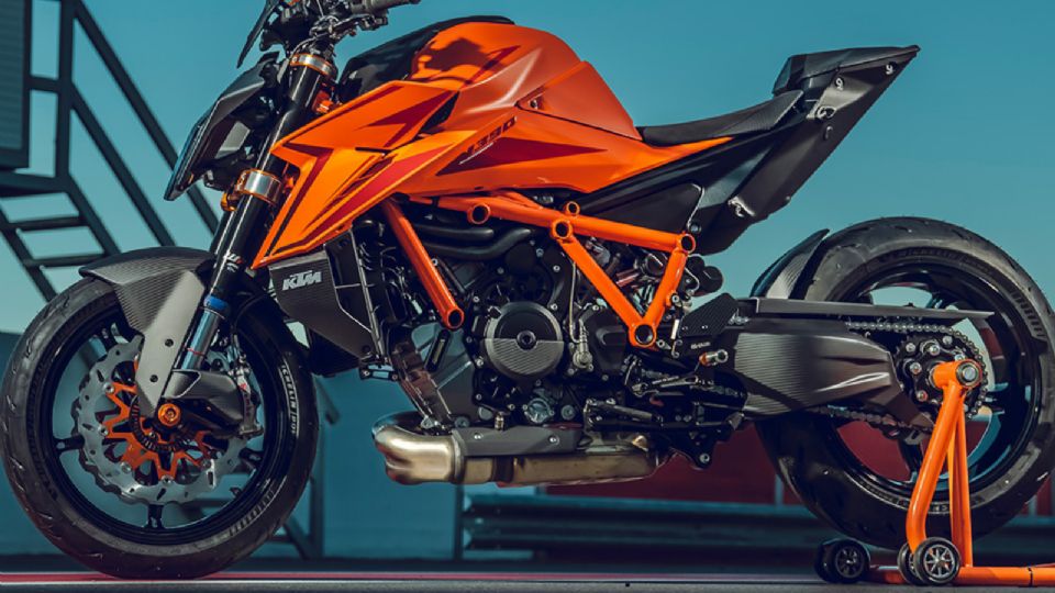 ¿Cuál es la velocidad máxima de esta moto naked?