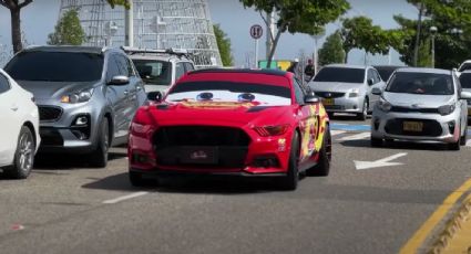 Así es el Rayo McQueen que hace felices a las niñas y los niños de Colombia