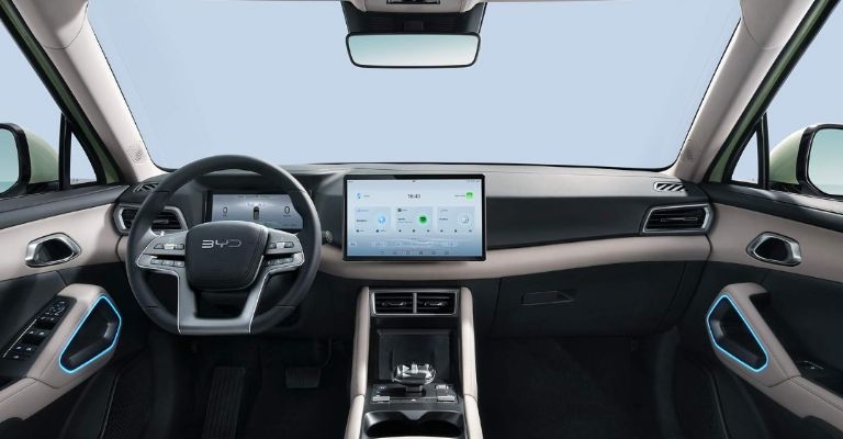 Interior de la BYD Yuan Pro 2025