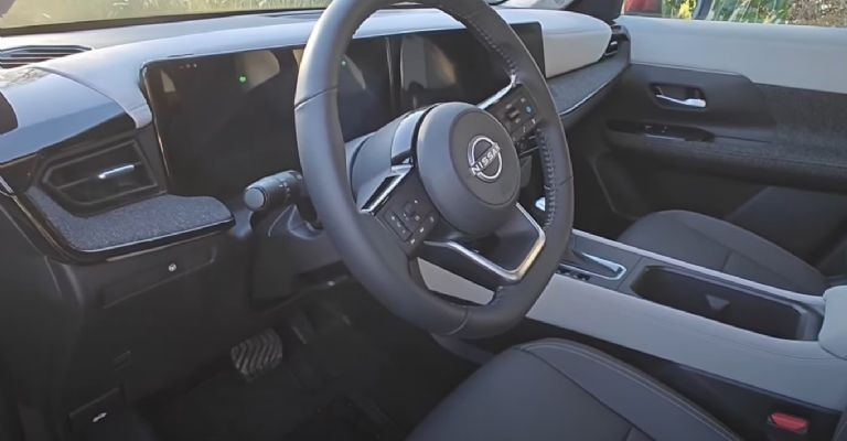 Interior de la Nissan Kicks 2025