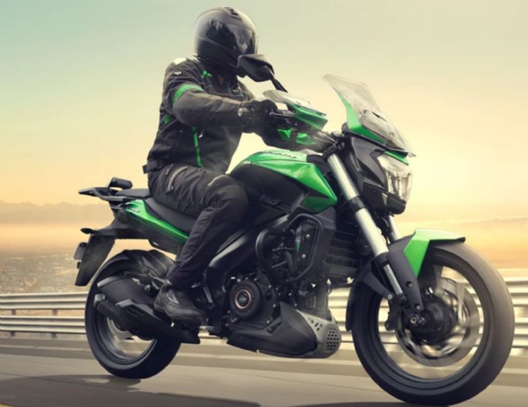Qué precio tiene la moto Bajaj Dominar 400