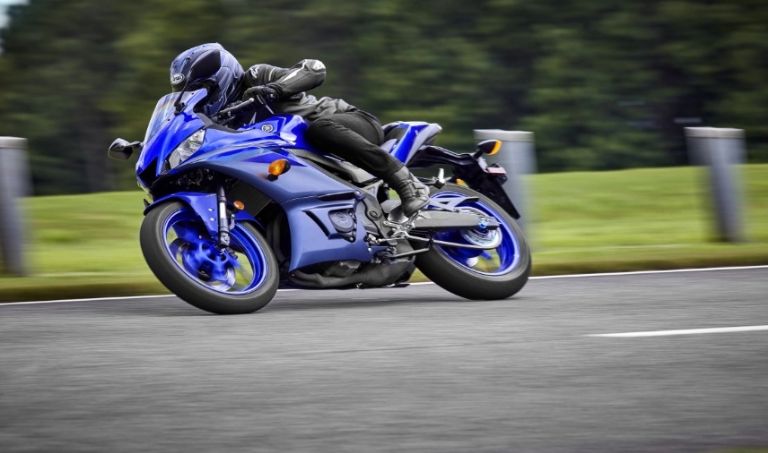 Cuál es la velocidad máxima de la Yamaha R3 modelo 2025