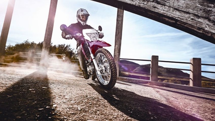 ¿Cuánto corre la moto doble propósito Honda XR150LE? Además es uno de los modelos más baratos