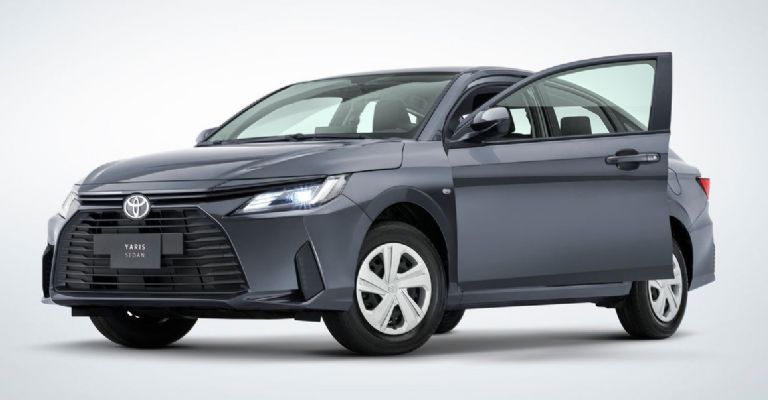 Exterior del Toyota YarIs Sedán 2025