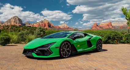 El Lamborghini Revuelto demuestra que los autos híbridos son divertidos