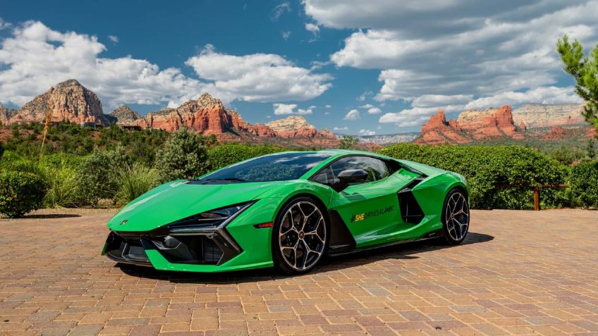 El Lamborghini Revuelto demuestra que los autos híbridos son divertidos