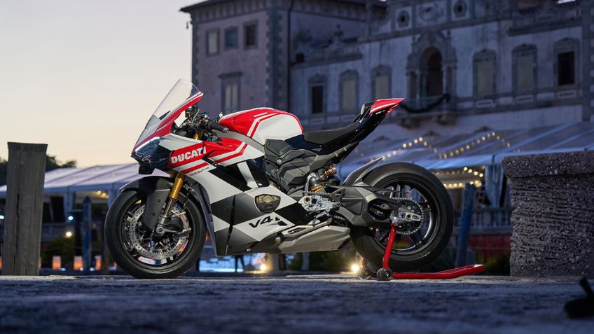 Ducati Panigale V4 Tricolore: Sólo hay 1000 unidades y es una versión que rinde homenaje a la marca italiana de motos