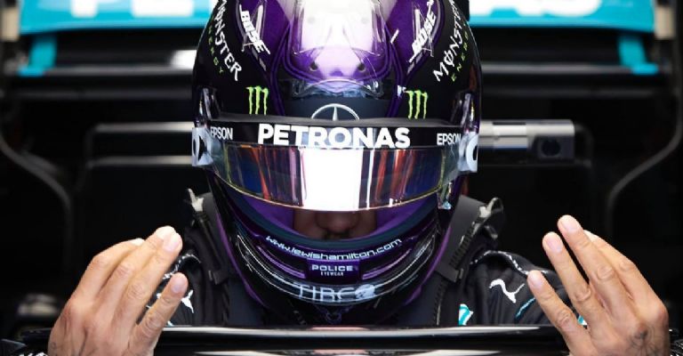 Lewis Hamilton a Ferrari 