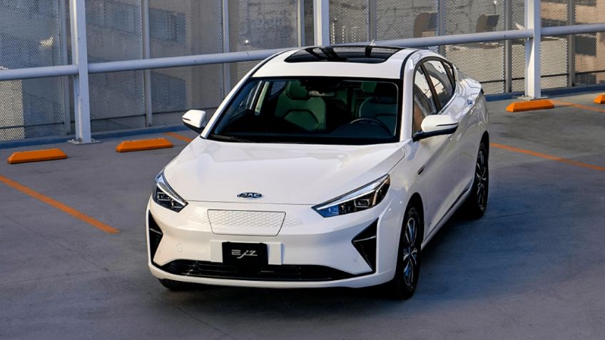 ¿Cuánto cuesta el JAC E J7 2024? Precios de este sedán eléctrico chino