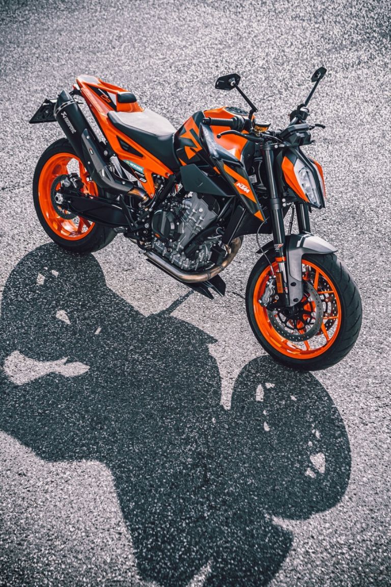 transportarse en una moto