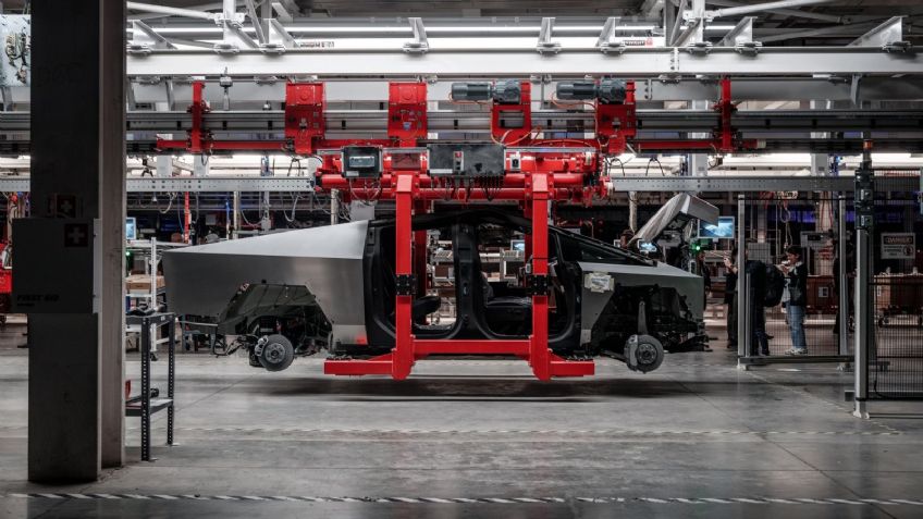 Tesla hace un llamado masivo a revisión de la Cybertruck, estos son sus problemas