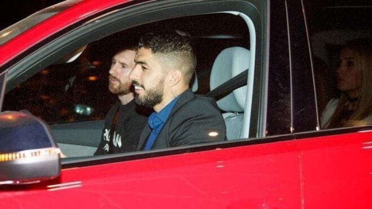 Así de espectaculares son los autos de Luis Suárez