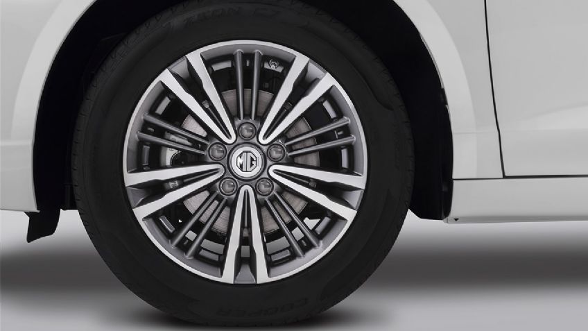 No es un auto de lujo, pero es un sedán elegante y tecnológico de MG