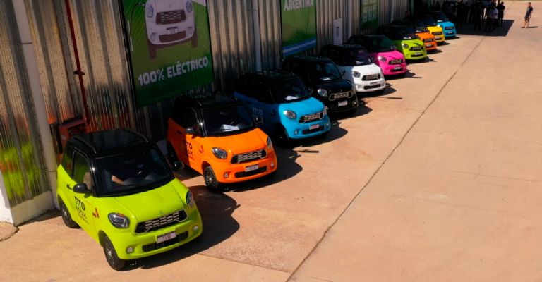 Tito mini auto eléctrico.