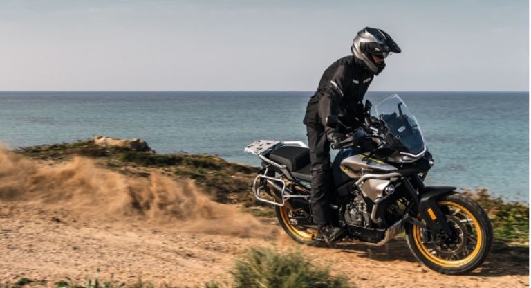 Así es la motocicleta CFMoto 800MT Touring