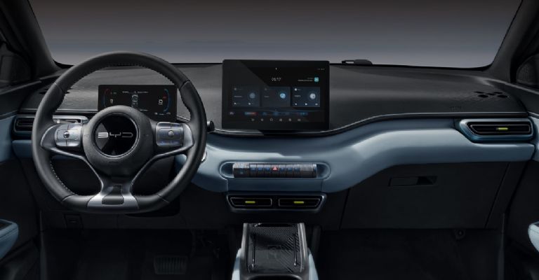 Motor e interior del BYD Dolphin Mini 2024