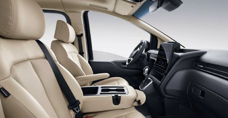 Motor e interior de la Hyundai Staria