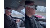 VIDEO: ¡Sin las manos al volante! Con los lentes de realidad virtual manejan un Tesla