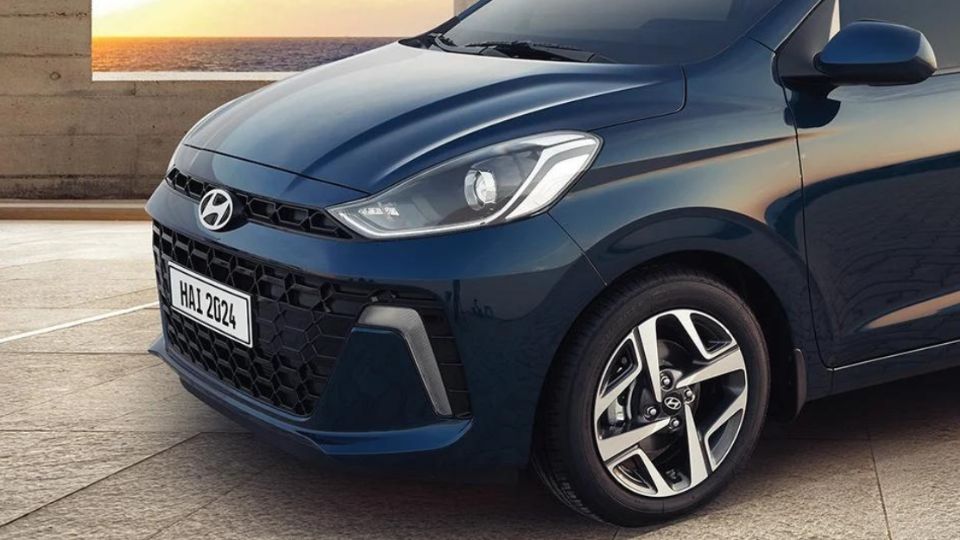 El Hyundai Grand i10 Sedán 2024 se mantiene como uno de los autos más baratos en México este año.