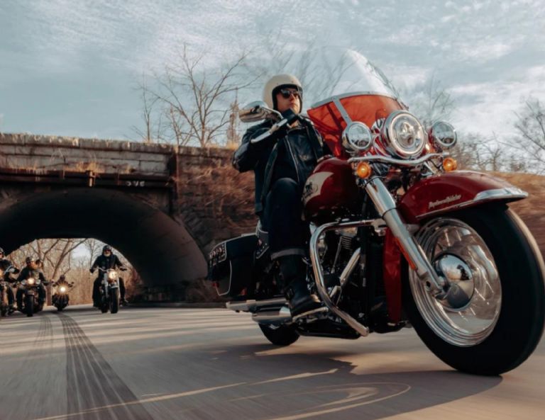Así es la Harley-Davidson Hydra-Glide Revival 2024