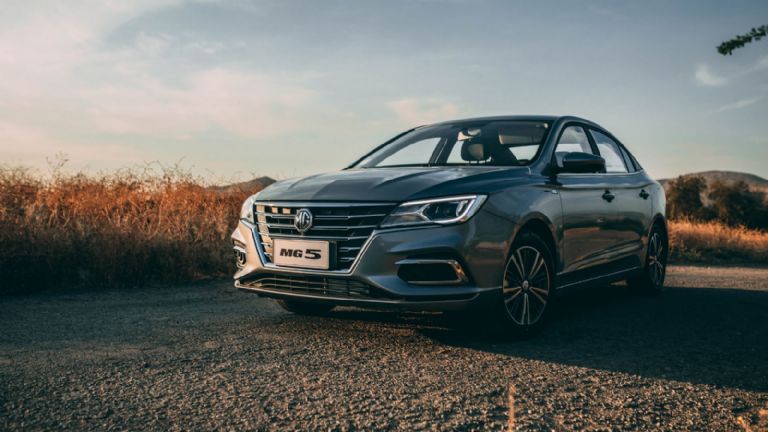 Sedán barato MG 5