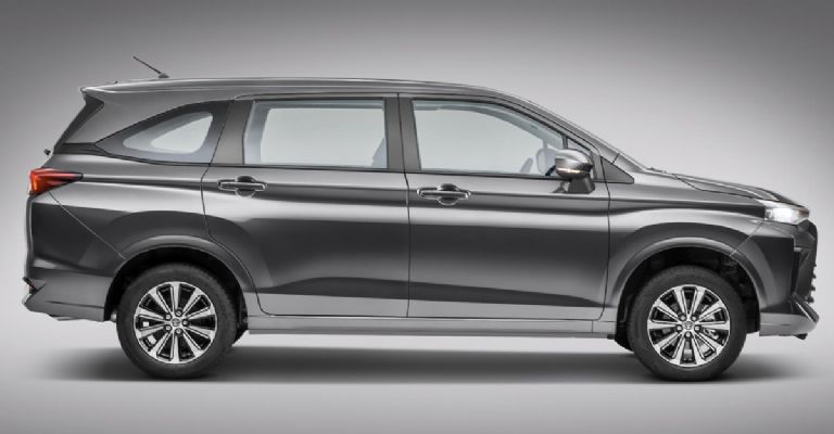 Toyota Avanza seminueva