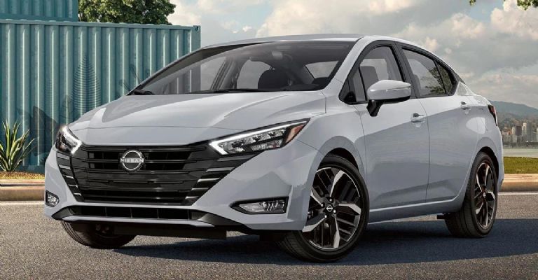 Nissan Versa 2024