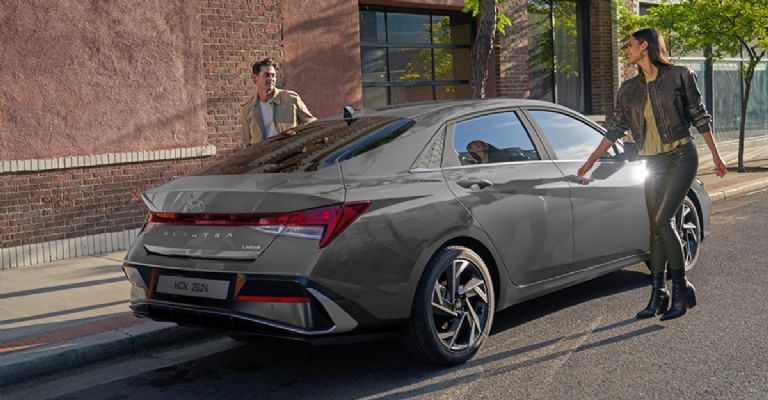 Hyundai Elantra 2024