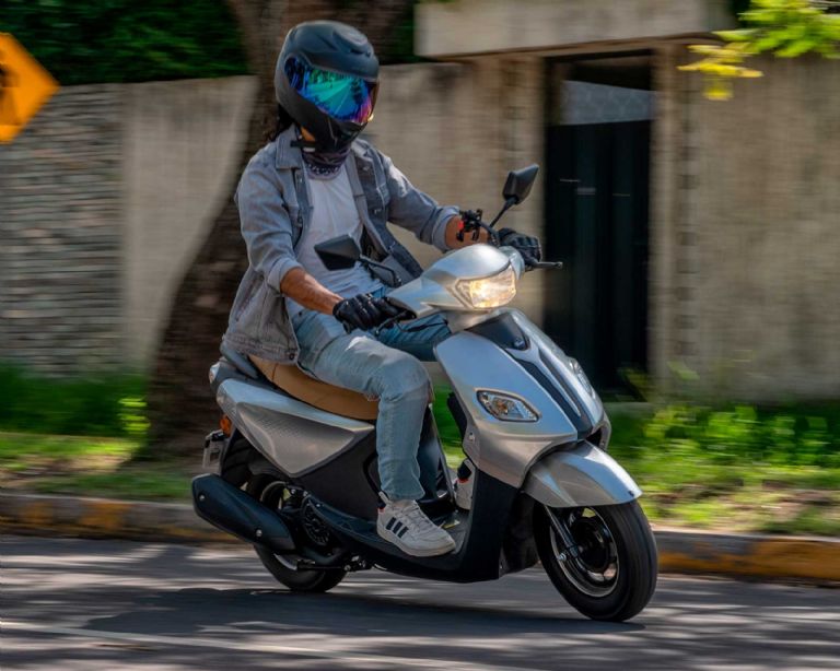 Motocicleta o motoneta Qué vehículo gasta más gasolina