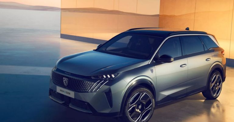 Diseño de la Peugeot E-5008 2025
