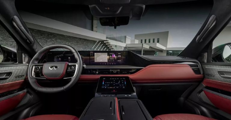 Motor e interior de la Infiniti QX80 2025