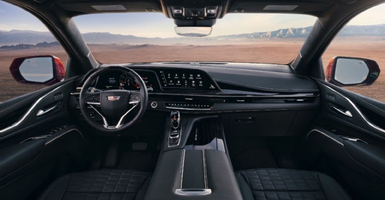 Motor e interior de la Cadillac Escalade 2024