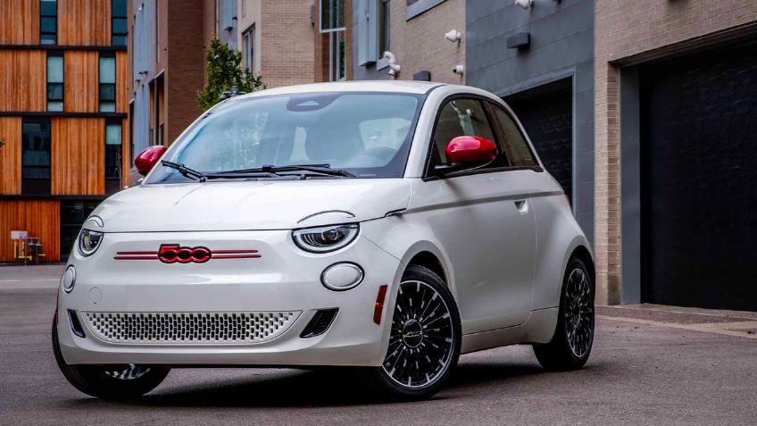 FIAT 500e, el hatchback eléctrico podría tener versiones a gasolina