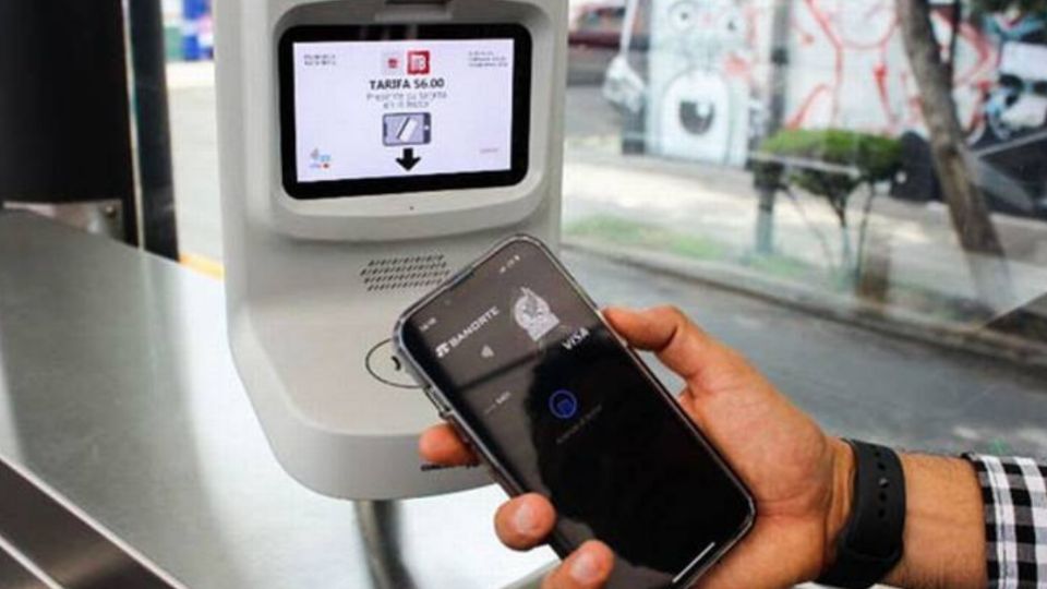 El Metrobús se puede pagar con celulares y relojes inteligentes.